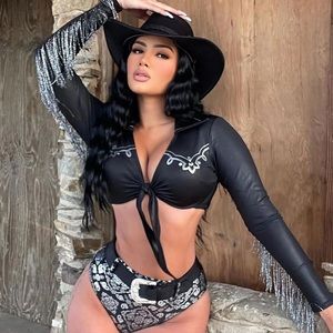 FORPLAY COWGIRL COSTUME NEVER WORN TAGS STILL ON